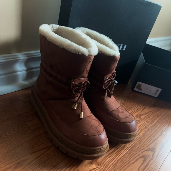 Coach Winter Boots - Picture 9 of 16